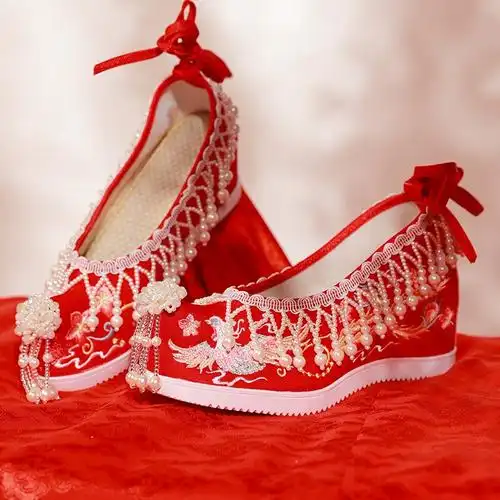 搭配秀禾服中式红色女古风内刺绣新娘鞋子结婚明制汉服婚鞋