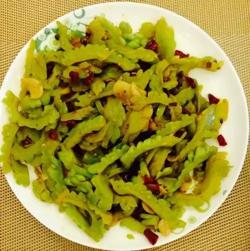 玛玛灯儿做的清炒苦瓜
