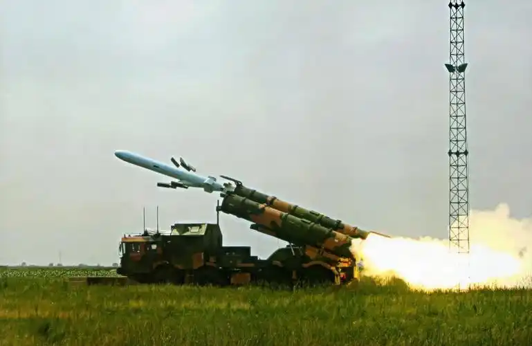 超音速巡航导弹——东风100,可隐身,中远程打击的中流砥柱