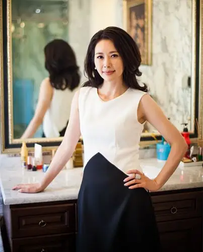 邓英代言费出场费多少玩得转古典大气hold住温婉优雅