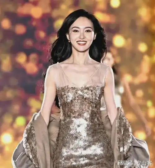 唐嫣已经走向另一条大路,撕开了娱乐圈最后的伪装|杨蓉|周迅|赵丽颖