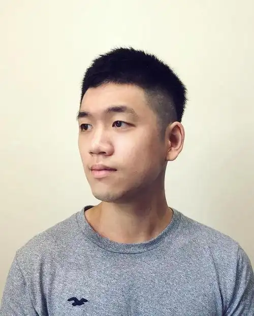 男生秋季"两边铲光"短发,这4款潮流发型很帅气,跟着剪就对了
