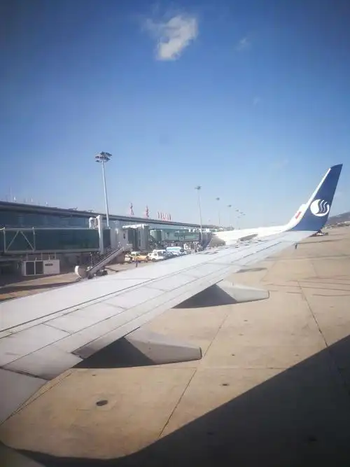 大连机场准备起飞