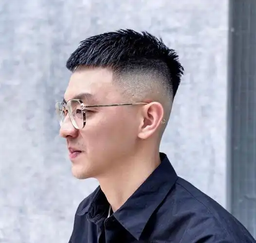 短发男士发型图片(越剪越帅气的4款男生发型) - 赤虎壹号