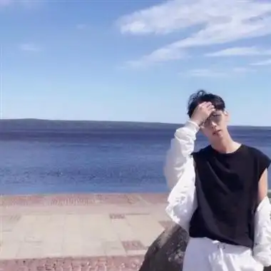 2021男生头像阳光少年(24张)-非主流之家