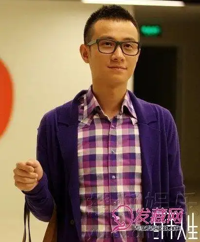 "中国第一小男人"文章板寸头发型