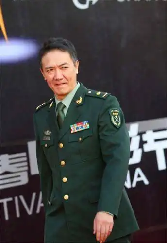 潘长江竟是大校军衔正师待遇韩红文工团副团长这些你都知道吗