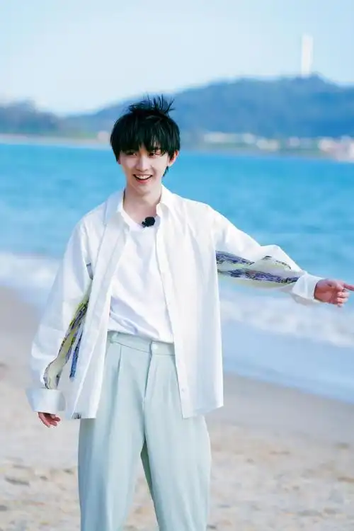 时代少年团时代夏令营花絮掉落来看海边的七个小宝贝啊