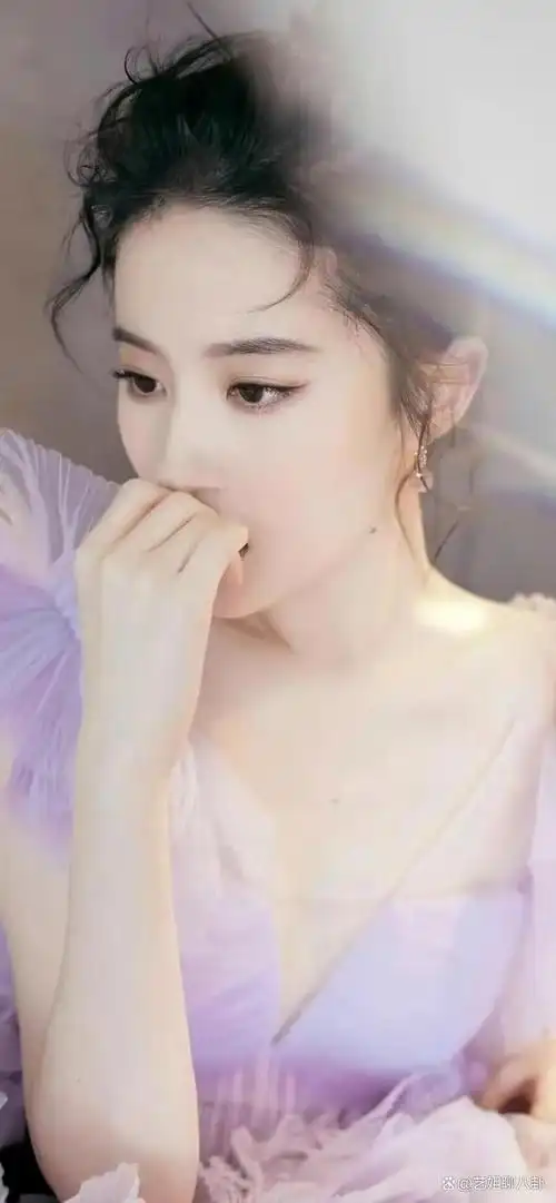 真我风采,美得超凡脱俗,闭月羞花,沉鱼落雁,一眼沦陷-刘亦菲