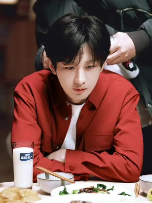 成毅##男明星簪花造型##成毅王权富贵