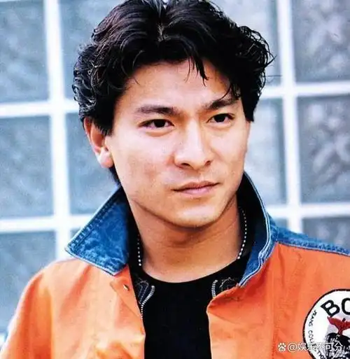 刘德华红了40年后,汤镇业一句"我很可怜他",道出了天王的心酸