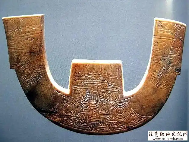 出土良渚玉器纹饰和工痕体现工上自然态特征