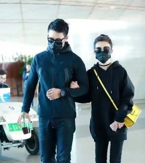 李冰冰与小16岁男友官宣分手!