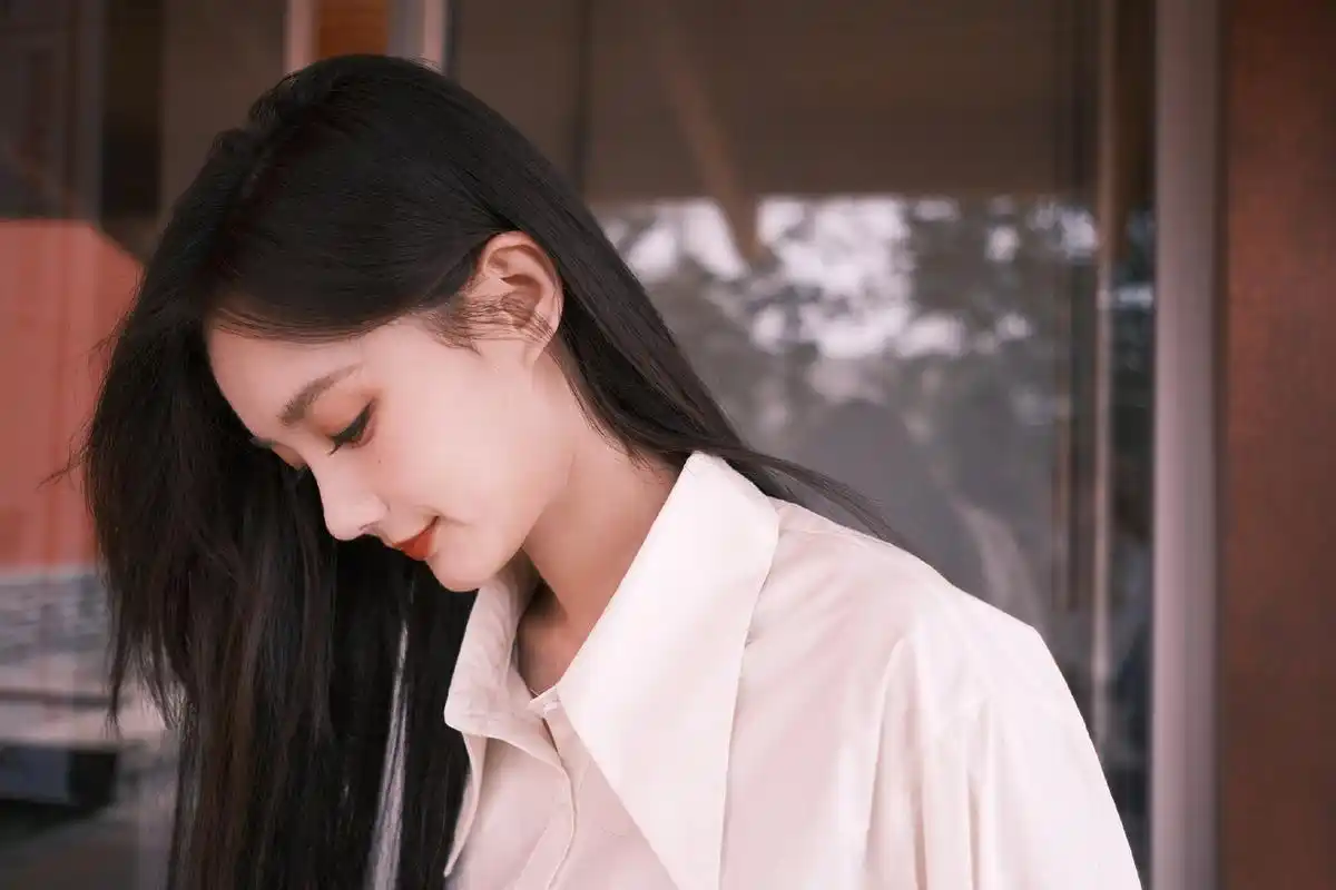 李一桐高清壁纸头像(二十九)[期待]