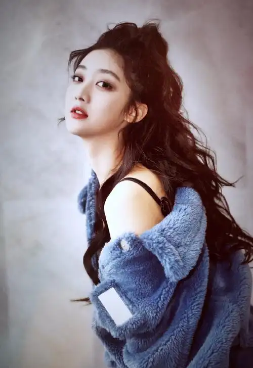 > 戚砚笛前卫摩登写真图片(9/9)