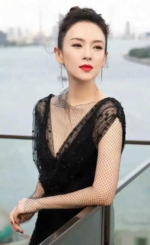 章子怡的惊艳美照,优雅迷人!