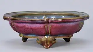 钧窑以独特的窑变艺术而著称于世,素有"黄金有价钧无价"和"家有万贯