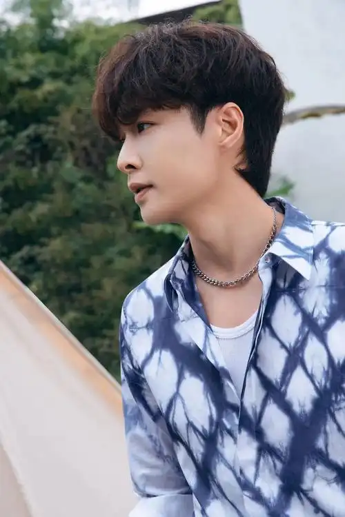 明星露营大片谁最出圈 ?杨幂刘诗诗王嘉尔…张张都是你心动的范本