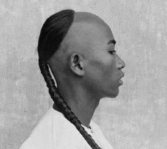 清朝人的发型真是阴阳头吗?