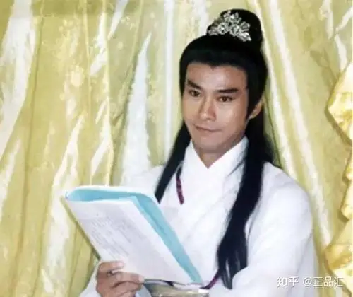 郑少秋本身就有古典武侠气质,特别适合古装.