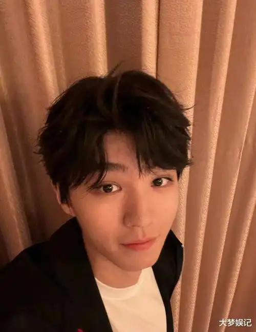 王俊凯机场突失控飙骂暴怒吼你们有没有公德心画面全流出