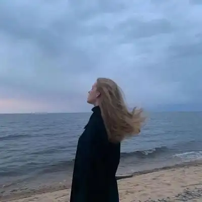 海边头像漂亮女生唯美超治愈女生背景图片