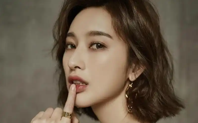 张俪头像图片-美女壁纸-高清美女图片-第5图-娟娟壁纸