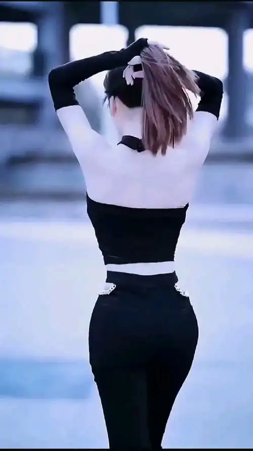 背影女神 #好身材好气质 #街拍小姐姐穿搭