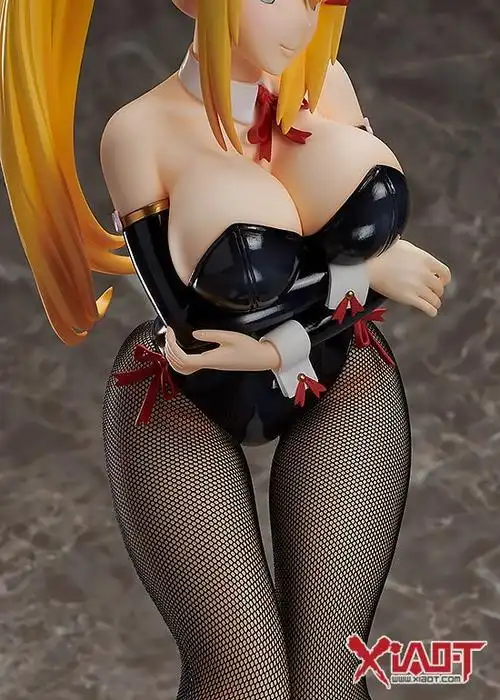 1/4比例涂装完成品」以 1/4 大比例,全高约 380mm 巨大尺寸呈现身穿