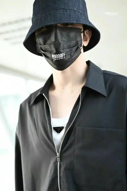 蔡徐坤今日份机场饭拍来啦allblack穿搭简约又帅气