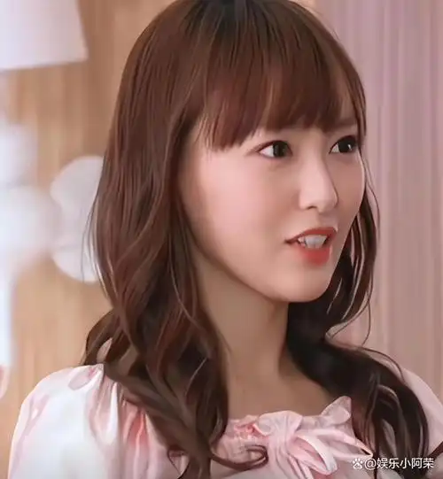 谁也想不到,曾被邱泽抛弃的唐嫣,如今在罗晋手中变得