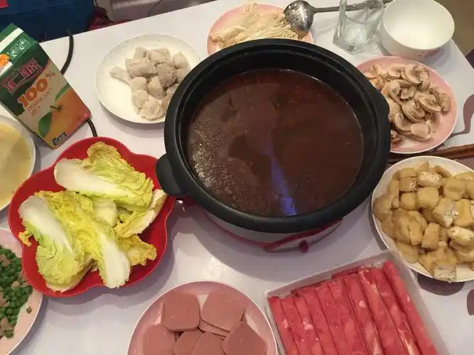 今晚自己在家吃火锅!