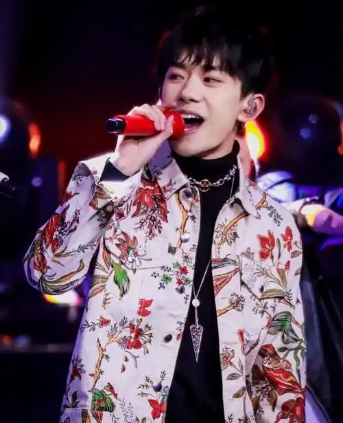 易烊千玺好事不断长津湖成影史票房冠军他也要出新歌了