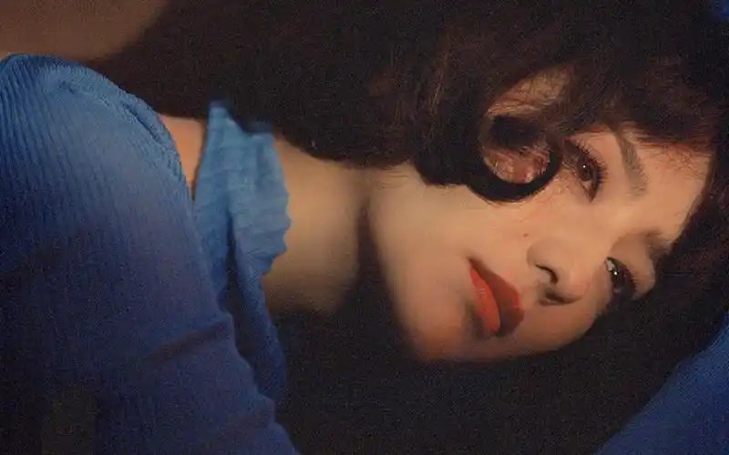 佟丽娅港风短发高清桌面壁纸