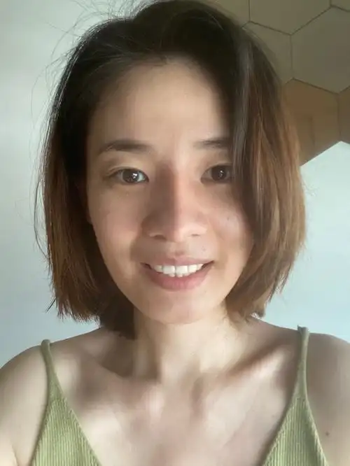 32岁素颜苹果原相机女生颜值的死敌