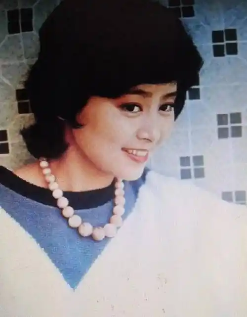 张瑜,第一届金鸡奖影后,因《庐山恋》一吻成名,成名后分手出去_郭凯敏