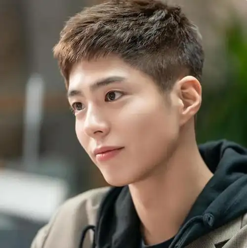 5款夏季"男生发型"推荐,清爽利落帅翻一整年(4)