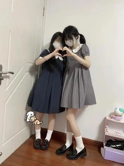 170双马尾和她的155小妹
