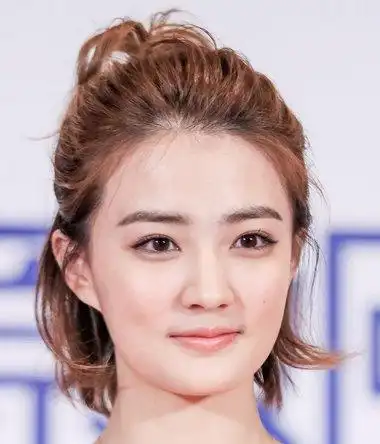 丸子头的扎法图解