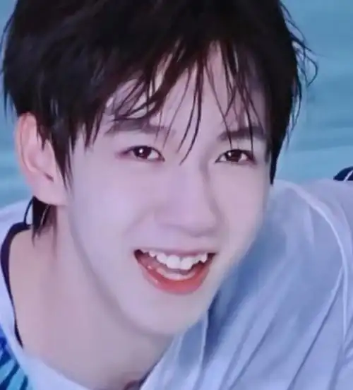 tnt时代少年团  #月光少年贺峻霖