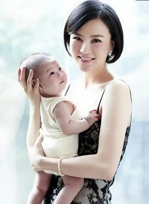 出道时她是"拼命三郎",如今成为娱乐圈最懂设计的跨界达人辣妈