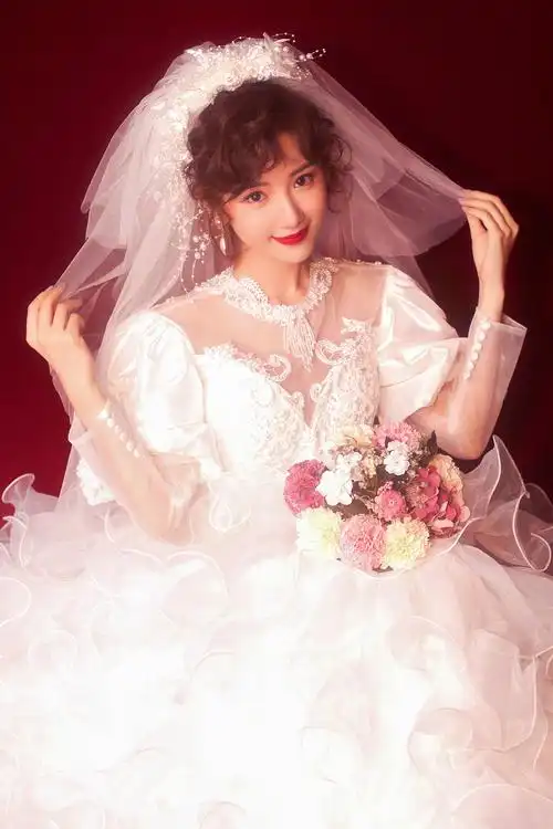 毛晓彤为三丽拍了一组婚纱照太惊艳了吧