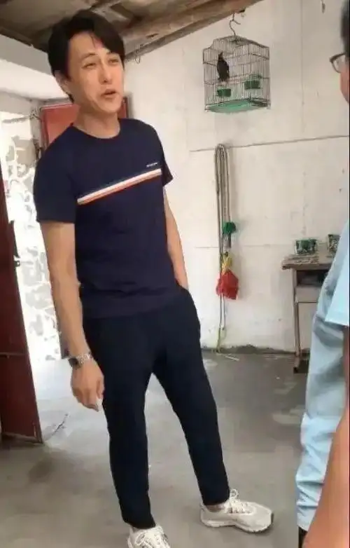 大明星回村里过年太搞笑了章泽天可以这么有土味贾玲接地气