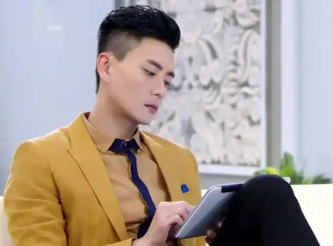 回顾黄宗泽同居8年都不愿娶胡杏儿失去才后悔至今仍未婚