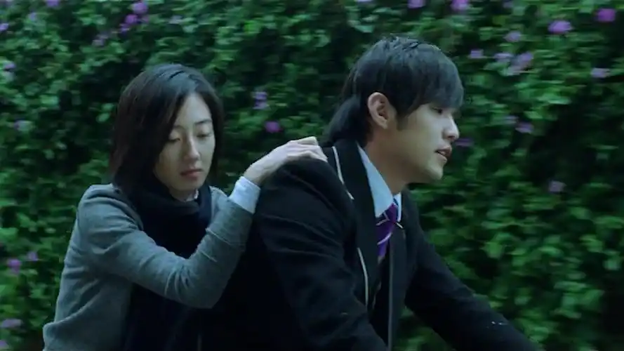 那你喜欢晴天还是雨天周杰伦桂纶镁