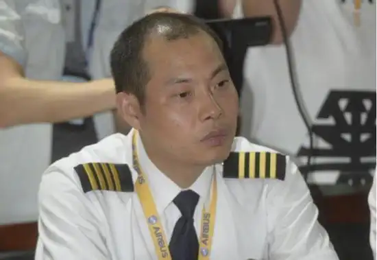川航3u8633机长丨我不是英雄只是做好了本职工作