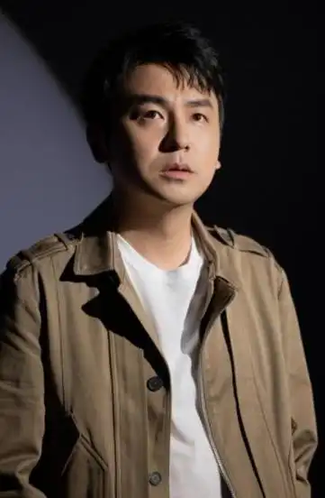 "大器晚成"的8位中年男演员:有人备受争议,有人迷上"