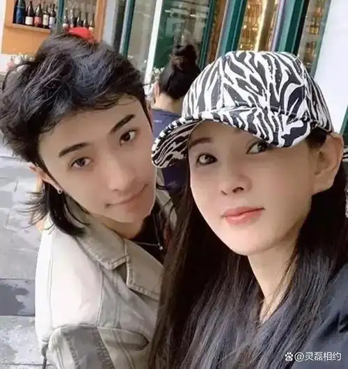 没人想到伊能静儿子很喜爱女装现在打扮的越来越漂亮