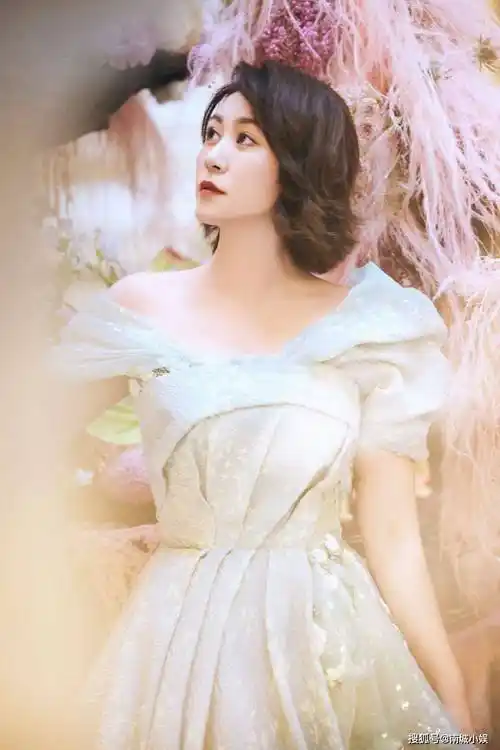 没想到喜剧女王马丽也有性感的一面,身材饱满是极好的_挑战_观众_支持