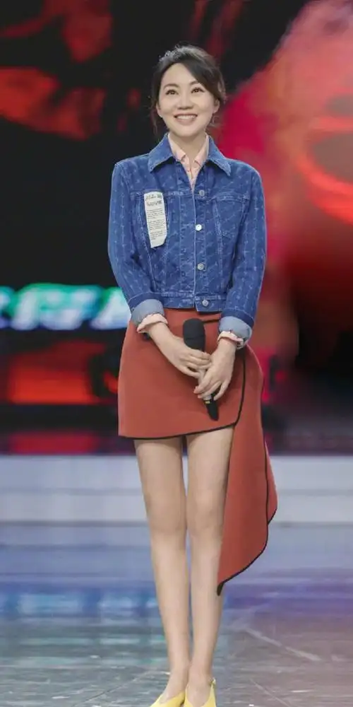 长相平平,演技尴尬,闫妮无底线强捧女儿"上位",终于尝到苦果